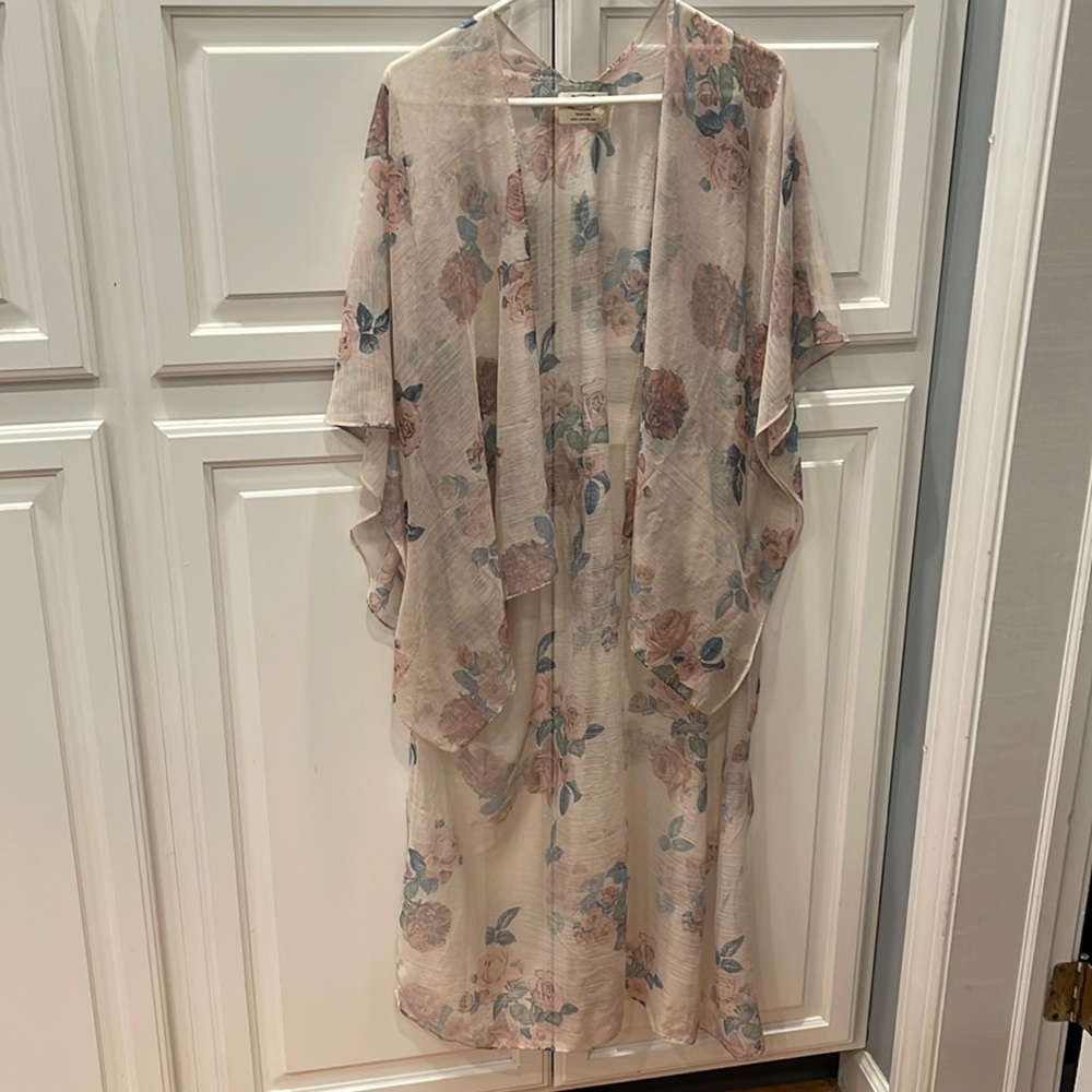 Joyfolie youth large mia joy maxi translucent kimono. Taupe and dusty mink.